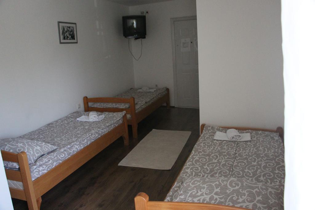 Hostel S โนวีซาด ภายนอก รูปภาพ