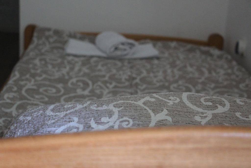 Hostel S โนวีซาด ภายนอก รูปภาพ